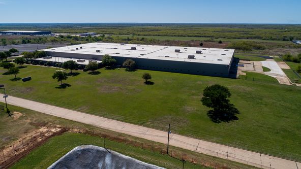 Industrial Manufacturing Building Available: 2801 Production Blvd, Wichita Falls, TX 76302